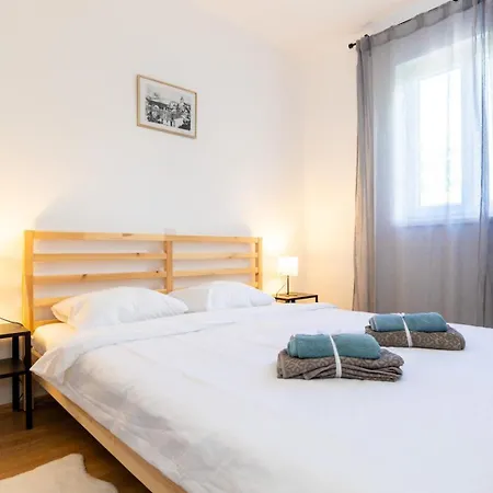 House Retina Dom wakacyjny Pinezići